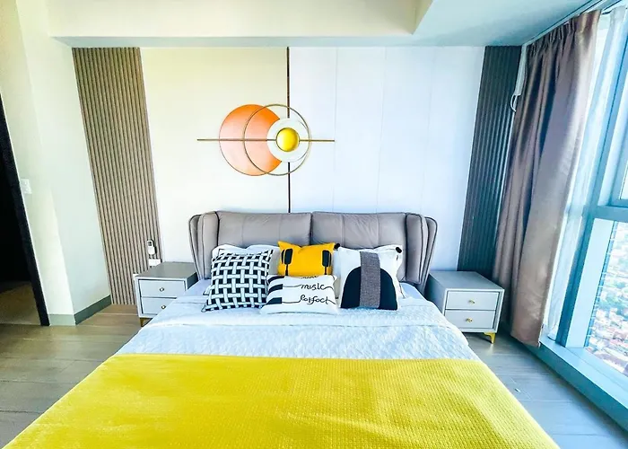 Luxury 2br Penthouse Across Uptown Bgc I Modern *