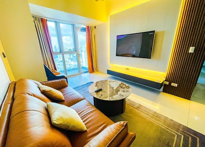 Luxury 2br Penthouse Across Uptown Bgc I Modern Apartamento Manila