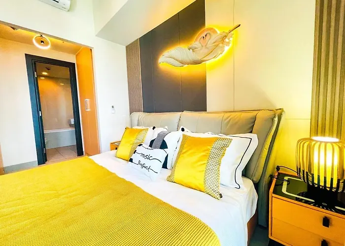 Luxury 2br Penthouse Across Uptown Bgc I Modern * Manila